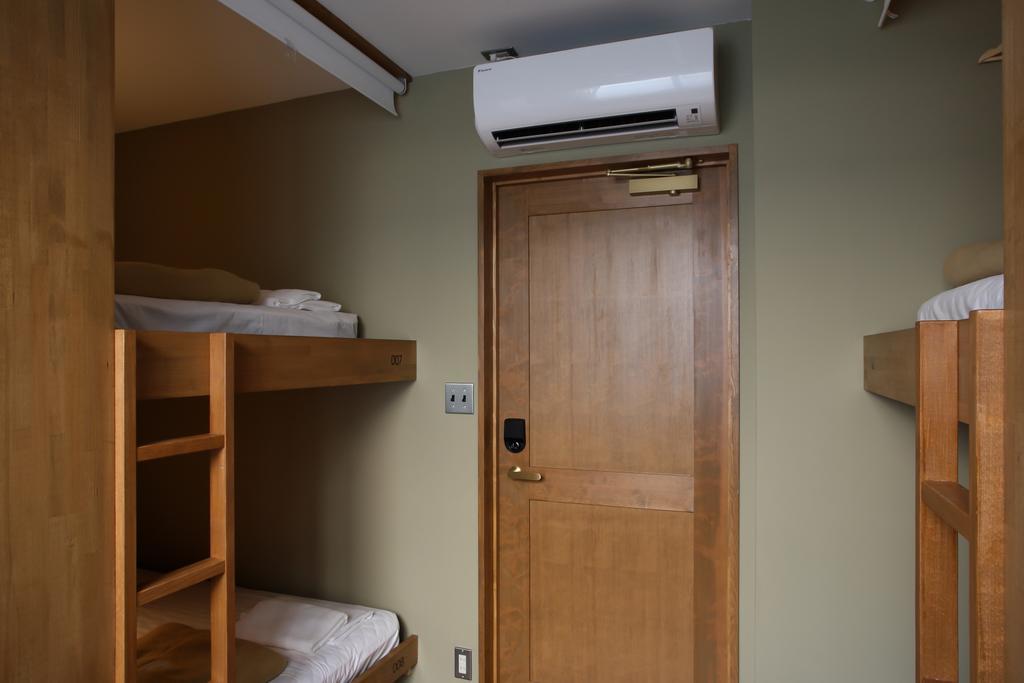 Hostel The Lower East Nine